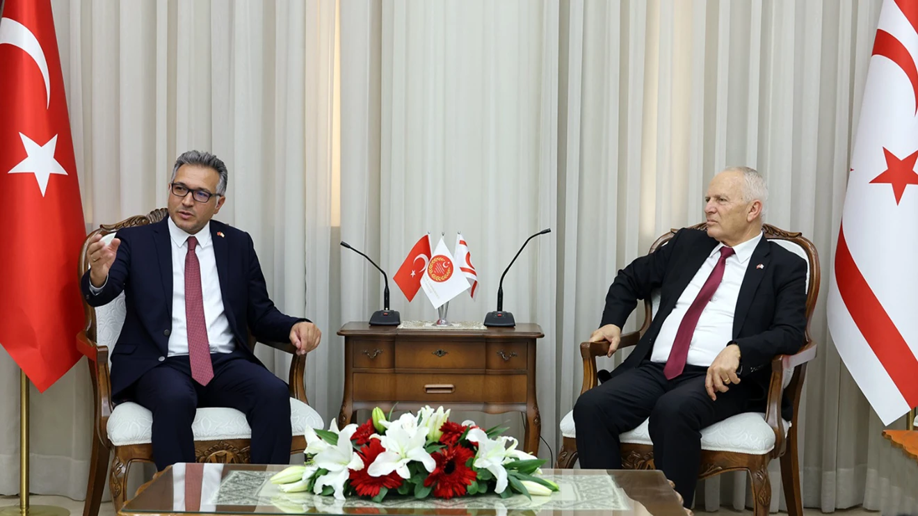 Rektör Aksoy, KKTC Cumhuriyet Meclisi Başkanı Töre ile bir araya geldi